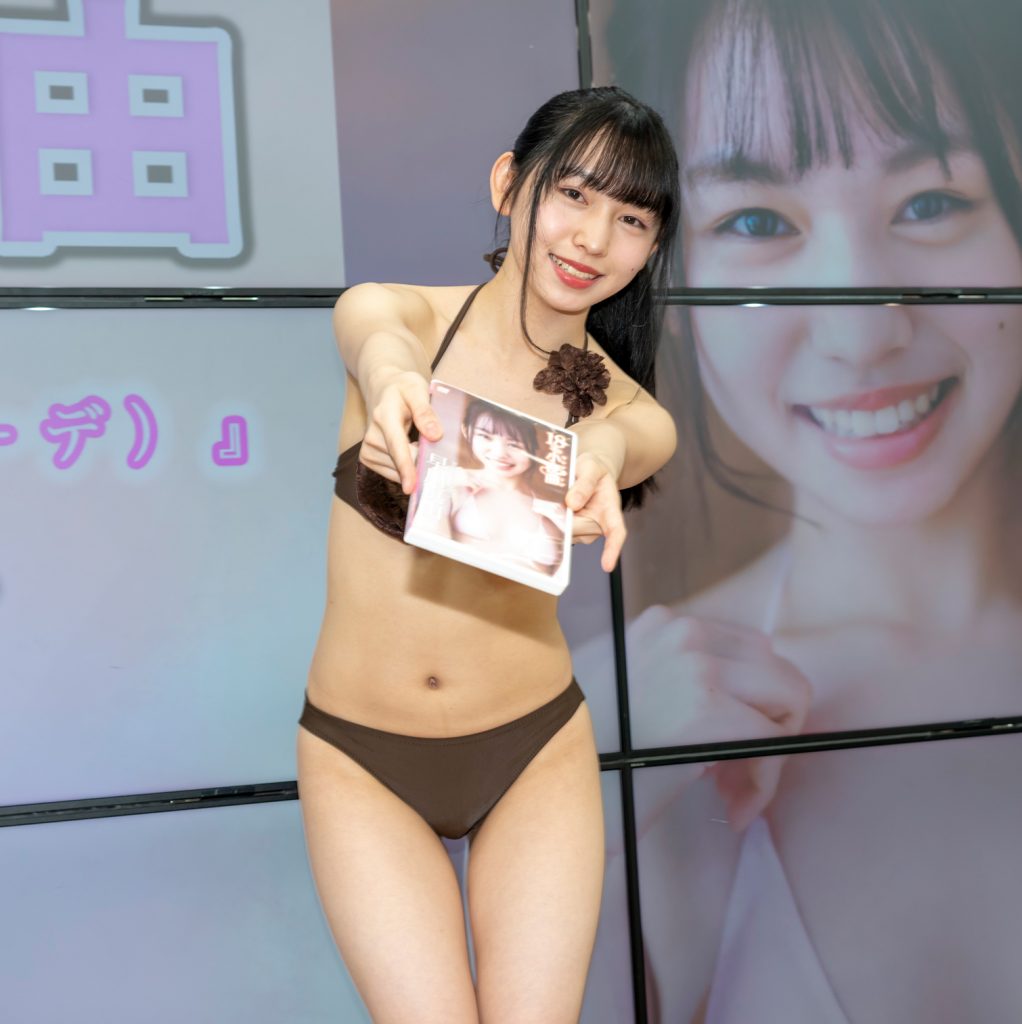 早川真由イメージDVD「18才の小夜曲(セレナーデ)」(ラインコミュニケーションズ)取材会より